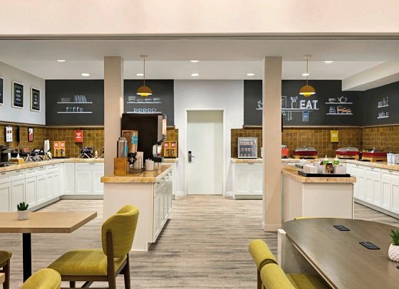 Hampton Inn Tropicana