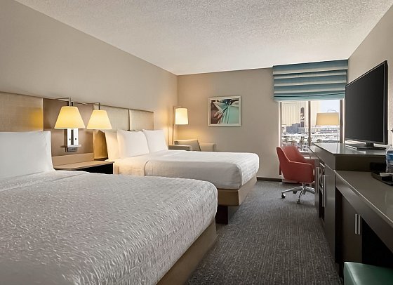 Hampton Inn Tropicana - Wohnbeispiel 2 Queen Beds (Zimmercodierung UG4)