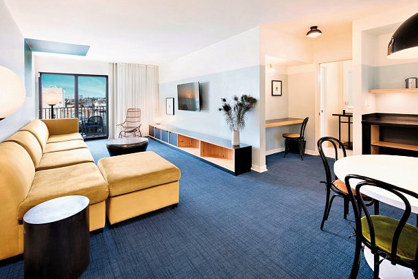 Hotel Erwin - Wohnbeispiel Suite City View King (Zimmercodierung WB2)