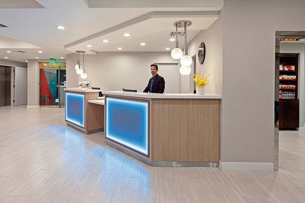 Holiday Inn Express Hotel & Suites Hollywood Walk of Fame, an IHG Hotel
