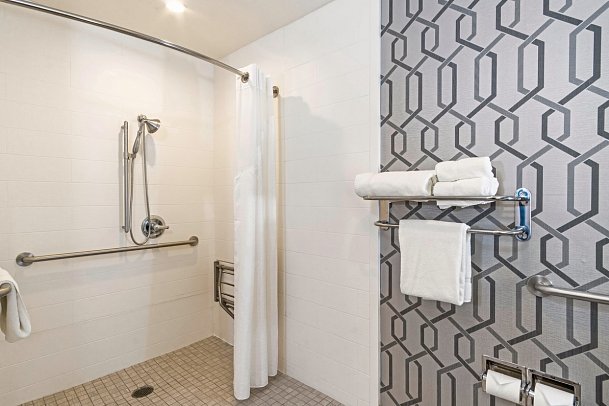 Holiday Inn Express Hotel & Suites Hollywood Walk of Fame, an IHG Hotel - Wohnbeispiel Standard Room