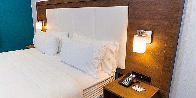 Holiday Inn Express Hotel & Suites Hollywood Walk of Fame