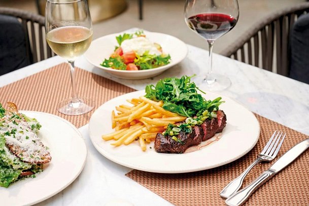 Luxe Sunset Boulevard Hotel