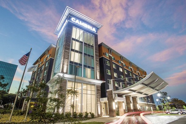 Cambria Hotel LAX - Außenansicht