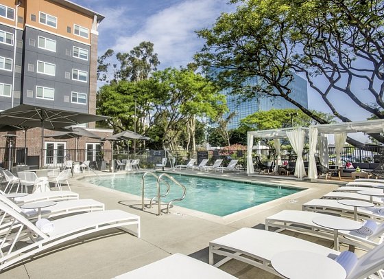 Cambria Hotel LAX - Pool