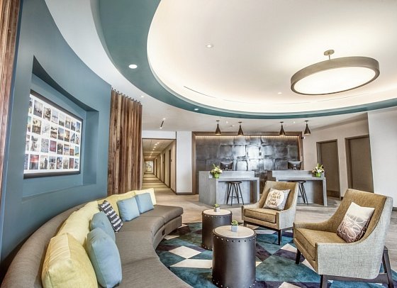 Cambria Hotel LAX - Lobby