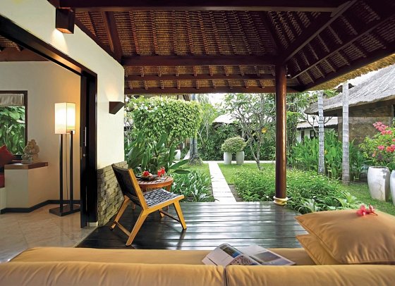Qunci Villas Hotel - Beispiel Terrasse Garden View (Zimmercodierung UBG)