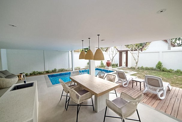The Kayana Beach Lombok - Beispiel Terrasse Duplex Villa (Zimmercodierung VX1)