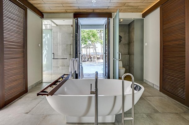 The Kayana Beach Lombok - Beispiel Bad Beach Front Villa (Zimmercodierung VBO)