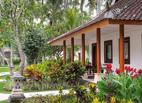 Holiday Resort Lombok - Wohnbeispiel Beach Bungalow (Zimmercodierung BB1)