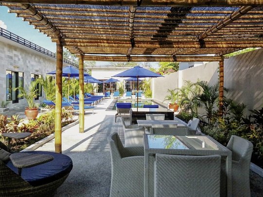 Kura Kura Beach Resort - Pool