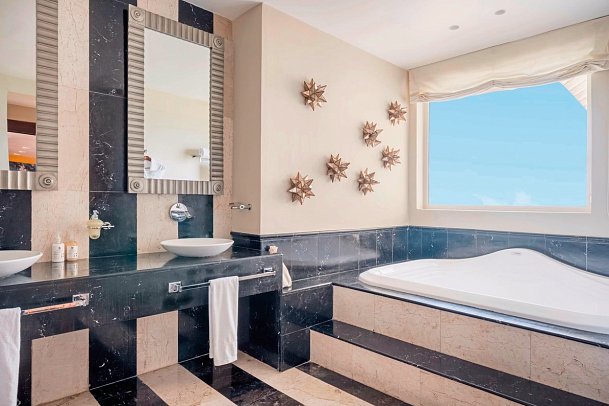 JOIA Rose Hall by Iberostar - Wohnbeispiel Ocean Front Butler Penthouse Suite (Zimmercodierung J1O)