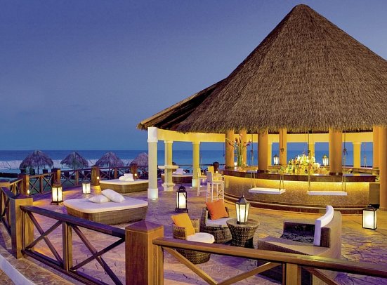 Secrets Wild Orchid Montego Bay - Barracuda Bar