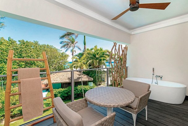 Zoëtry Montego Bay Jamaica - Wohnbeispiel Junior Suite Tropical View with Soaking Tub (Zimmercodierung J2G)