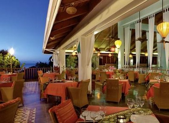 Couples Swept Away - Restaurant Lemon Grass