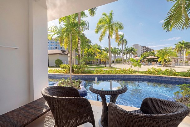 Royalton Hideaway Blue Waters, An Autograph Collection All-Inclusive Resort - Wohnbeispiel Luxury Junior Suite Swim Out Diamond Club (Zimmercodierung JLQ)