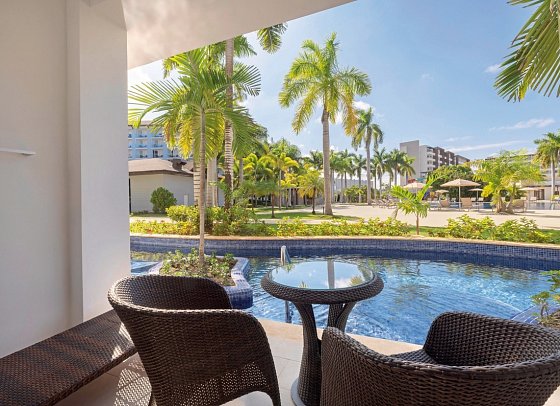 Royalton Hideaway Blue Waters, An Autograph Collection All-Inclusive Resort - Wohnbeispiel Luxury Junior Suite Swim Out Diamond Club (Zimmercodierung JLQ)
