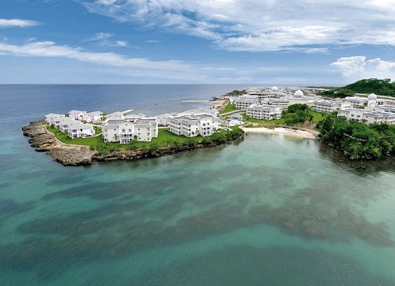 Grand Palladium Lady Hamilton Resort & Spa