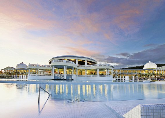 Grand Palladium Lady Hamilton Resort & Spa