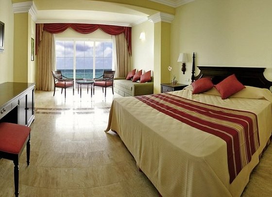 Grand Palladium Lady Hamilton Resort & Spa - Wohnbeispiel Juniorsuite Beachside Oceanview (Zimmercodierung J1O)