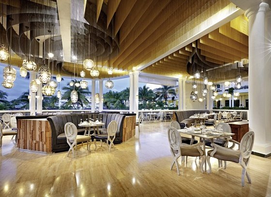 Grand Palladium Lady Hamilton Resort & Spa