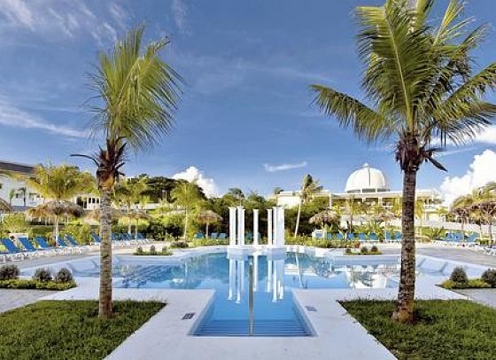 Grand Palladium Lady Hamilton Resort & Spa