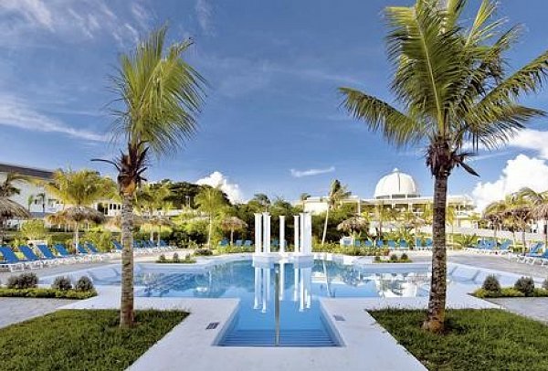 Grand Palladium Lady Hamilton Resort & Spa