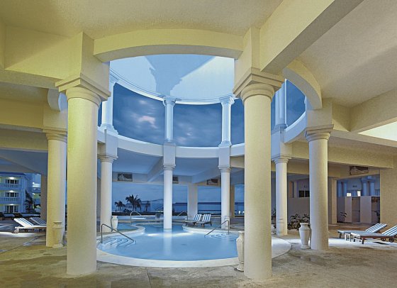Grand Palladium Lady Hamilton Resort & Spa