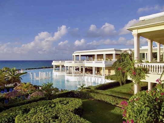 Grand Palladium Lady Hamilton Resort & Spa