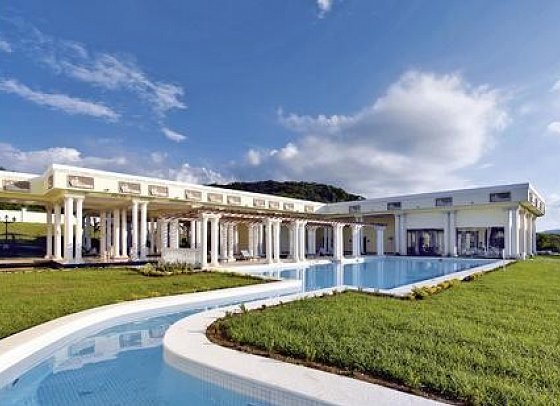 Grand Palladium Lady Hamilton Resort & Spa