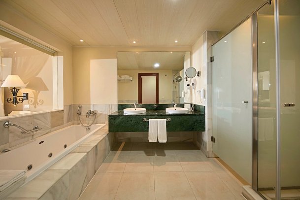 Bahia Principe Escape Runaway Bay - Wohnbeispiel Juniorsuite Deluxe (Zimmercodierungen JD1, JDM & JD2)