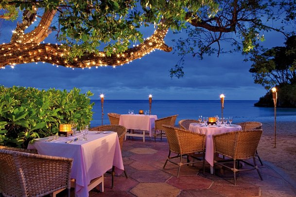 Couples Sans Souci - Restaurant Bella Vista