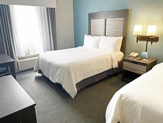 Holiday Inn Express Clermont West Orlando - Wohnbeispiel 2 Queens beds (Zimmercodierung UG4)