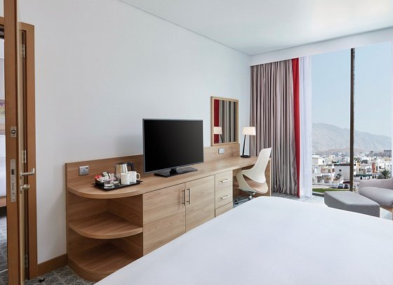 Hilton Garden Inn Muscat Al Khuwair - Wohnbeispiel King Family Room