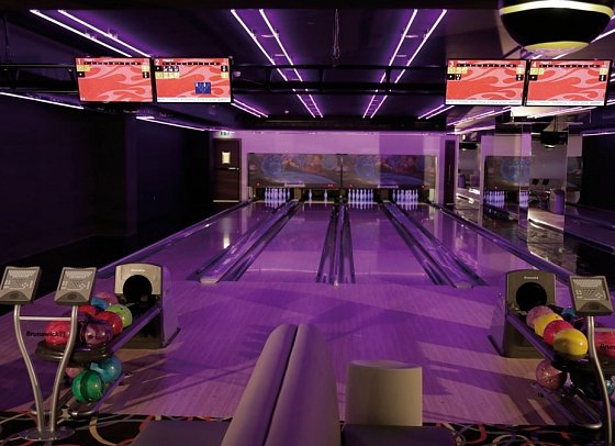 Kempinski Hotel Muscat - Cosmic Bowling