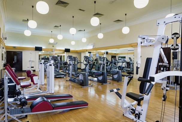 Al Falaj Hotel - Fitnessraum