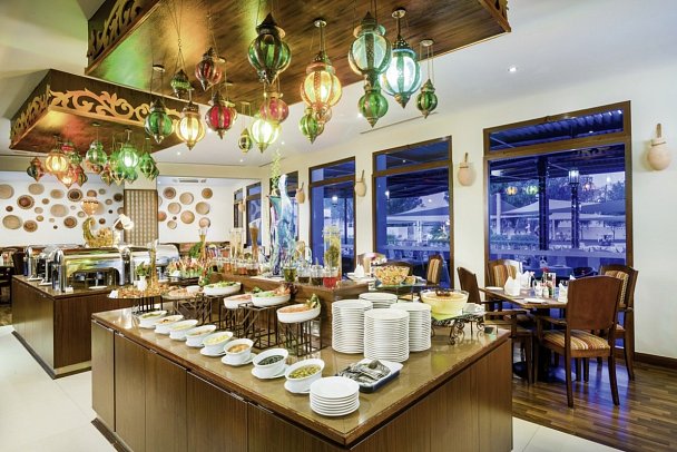 Al Falaj Hotel - Restaurant Souq Cafe