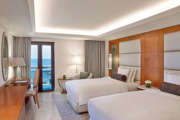 Al Bustan Palace, a Ritz-Carlton Hotel - Wohnbeispiel Executive Suite Mountain View (Zimmercodierung WT1)