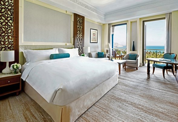 Al Bustan Palace, a Ritz-Carlton Hotel - Wohnbeispiel Deluxe Sea View (Zimmercodierung UDM)