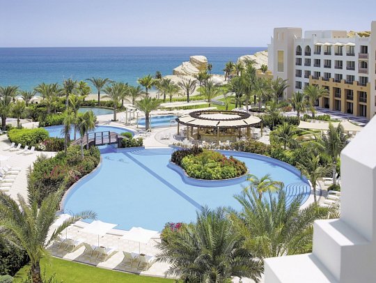 DoubleTree by Hilton Muscat Al Waha - Pool