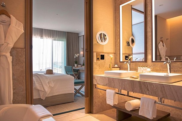 Jumeirah Muscat Bay - Ocean Balcony Club Room (Zimmercodierung ULM)