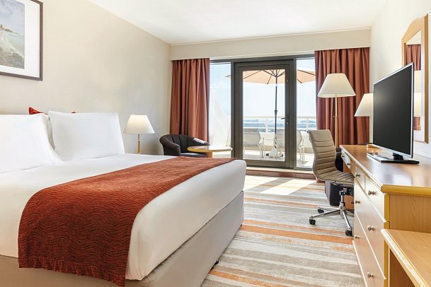 Crowne Plaza Muscat - Wohnbeispiel Sea View with Balcony (Zimmercodierung UGM)