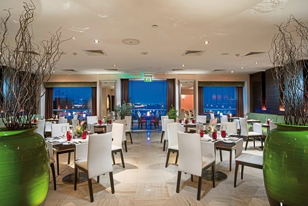 Crowne Plaza Muscat