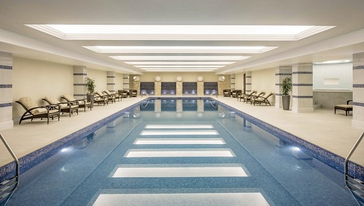 Sheraton Oman Hotel - Hallenbad