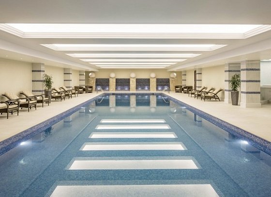 Sheraton Oman Hotel - Hallenbad