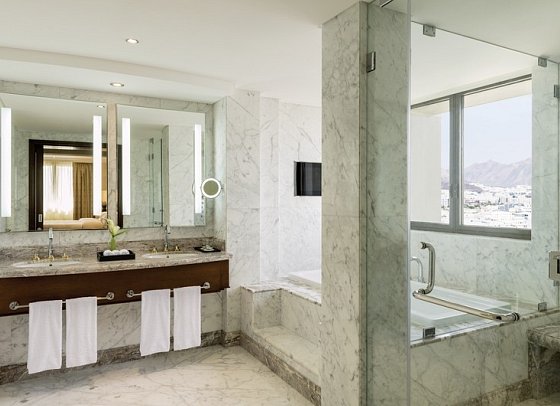Sheraton Oman Hotel - Executive Suite