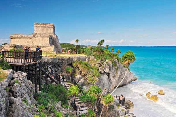 Collage von Welt-Metropole & Mayawelt - Tulum