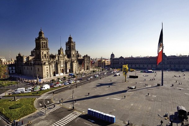 Collage von Welt-Metropole & Mayawelt - Zócalo