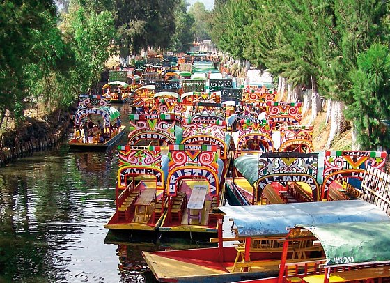 Collage von Welt-Metropole & Mayawelt - Xochimilco