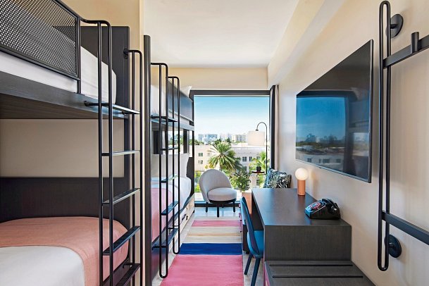 Moxy South Beach - Wohnbeispiel Quad Room 2 Beds (Zimmercodierung RG1)